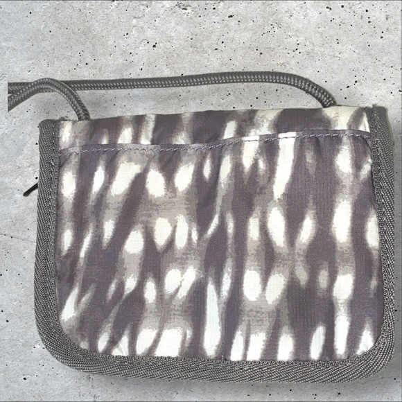 EDDIE BAUER Gray/White Tie Dye Travel Wallet with Strap. - Picture 5 of 16